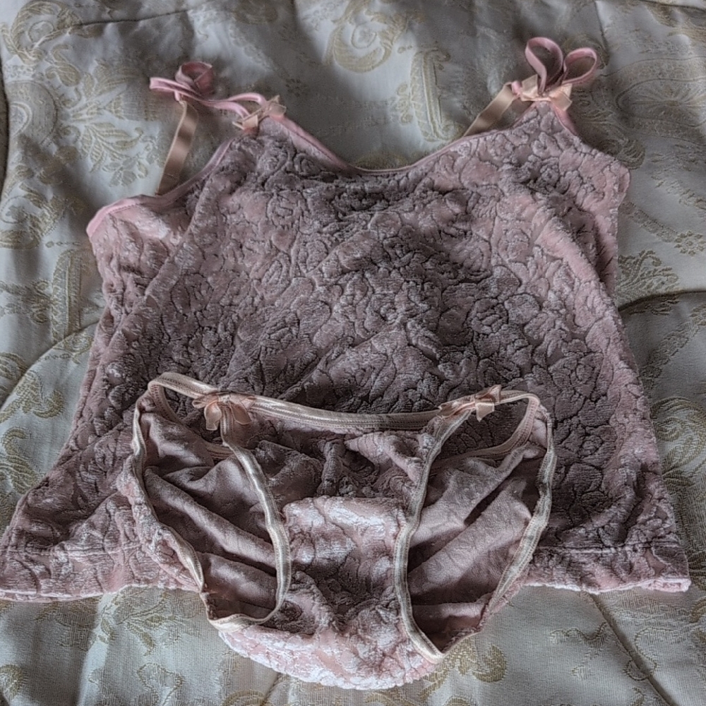 Light Pink/ Mauve Floral Valore 2 Piece Teddy. Size XS